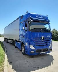 Pin By Nadja On Mercedes Camion Pesanti In 2020 Mercedes Benz Trucks Mercedes Cool Trucks