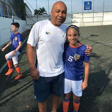 Alexandre da silva mariano (born 28 february 1973), best known as amaral, is a retired brazilian footballer who played as a defensive midfielder. Conheca A Historia Do Coach Da Ronaldo Academy Filho De Um Dos Maiores Zagueiros Do Futebol Brasileiro Ronaldo