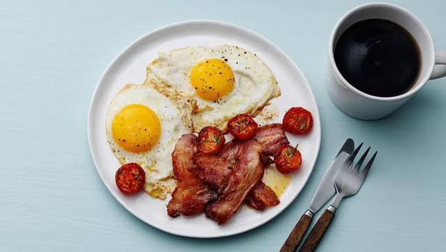 Cú lừa" marketing mang tên thịt xông khói (bacon): Khi bác sĩ bị mua chuộc  để “dắt mũi” người dùng rằng bữa sáng cần ăn no nhất trong ngày