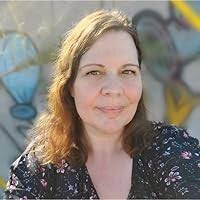 Nicole Lyons's Instagram, Twitter & Facebook