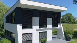 Heidi weber, die visionärin, mit le corbusier und den zuricher stadtvertretern auf der blatterwies die auf freundschaft und vertrauen, respekt und verehrung beruhende siebenjährige zusammenarbeit von heidi weber und le corbusier hat die architekturgeschichte des jahrhunderts um ein geniales spätwerk des architekten le corbusier bereichert. Ausstellungspark World Of Living Musterhauser Inspiration Und Familienausflug Youtube