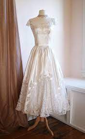 Vintage Wedding Dress 1940 S Lace And Satin Tea Length Wedding Dress Waist 26 Bride Dress Vintage Wedding Gowns Vintage Vintage Wedding Dress 1940s