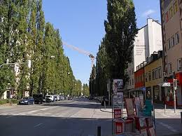 Die lindwurmstraße verläuft einen kilometer nordwestlich parallel zur isar und größtenteils eben auf einer höhe von etwa 520 m ü. Wie Komme Ich Zu Der Lindwurmstrasse In Sendling Mit Dem Bus Der U Bahn Der Bahn Oder Der S Bahn Moovit