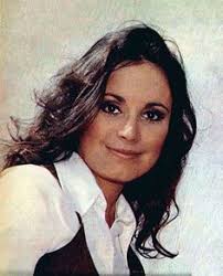 Regina duarte saiu em defesa do beijo entre dois homens exibido pela hq vingadores: 46 Ideas De Regina Blois Duarte Novelas Celebridades Famosos