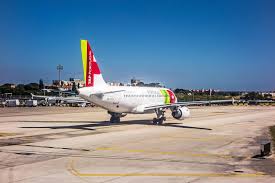 Lppt), is located 7 km (4.3 mi) north of castle of são in portuguese, it is called aeroporto de lisboa, aeroporto da portela, or. Aeroporto Lisboa Photos Free Royalty Free Stock Photos From Dreamstime