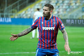 Nakon što je raskinuo ugovor s upisao je šest nastupa za hajduk, ali u prijateljskim utakmicama. Marko Livaja Hnk Hajduk Split