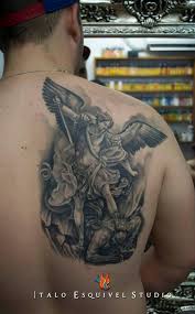 Dentro de la religión existen las personas que son devotas a los ángeles y santos. San Miguel Arcangel Angel Italoesquivelstudio Tattoo Tatuadores Tatuaje Cali Colombia St Michael Tattoo Archangel Michael Tattoo Best Sleeve Tattoos