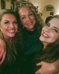 Diandra Miller's Instagram, Twitter & Facebook