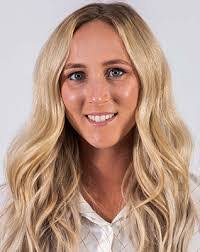 Carly Thomas's Instagram, Twitter & Facebook