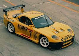 su san motorsport di instagram 1999年シーズン前の合同テスト re雨宮マツモトキヨシrx 7のフロントエアロは開発中なのか 黒い素材地のまま取り付けられていました fd3s型のフォルムがよく解る１台 この頃から現在の鼓動デザインに繋がるマツダ マツダ レース