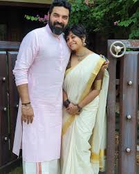Check spelling or type a new query. Gopi Sunder Shares A Romantic Picture With Hiranmayi Malayalam News Indiaglitz Com