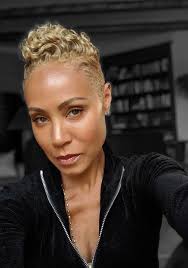 Jada Pinkett Smith Went Back To Her 90s Blonde Hair And Looks 23 Again Sassy Hair African American Short Haircuts Short Sassy Hair