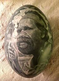 You need patience, a steady hand and a sharp knife to handle the fragile  emu egg and Master Carver, Barry Belotti from #Carnarvon is gifted at it.  Mr Belotti has a talent