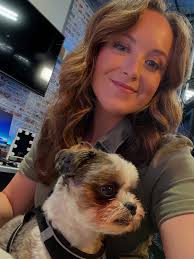 Name a cuter (or more well behaved) coanchor 📺