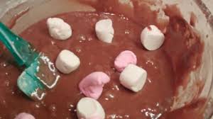 The melted marshmallows on a chocolate base, topped with creamy homemade frosting, is probably the world's best combo. Chocolate Marshmallow Brownies Recipe Youtube
