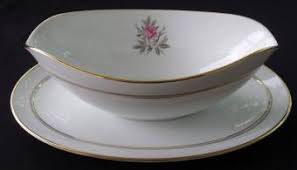 Crestwood gold is a pure white porcelain china body, with an embossed, broad, gold band around the edge. What Antique Noritake China Patterns Have Gold Edging Lovetoknow