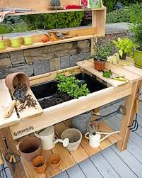 27 Idees De Bancs De Rempotage Creatifs Pour Rendre Le Jardinage Plus Amusant Pallet Garden Benches Potting Bench Plans Potting Bench