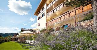 Non appena si entra in un appartamento vacanze a fiè allo sciliar si ha la sensazione di essere a casa.nel nostro agriturismo vicino all'alpe di siusi ci sono cinque spaziosi appartamenti vacanze, che non mancano né di comfort né di servizi. Residence Wolfgang A Fie Allo Sciliar Vacanza In Alto Adige