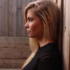 Laura Hutchins's Instagram, Twitter & Facebook