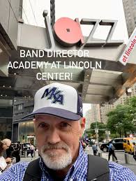 Hey everyone! Today I started off with a caramel iced latte from Dunkin  before heading to Michael's to find a mini sketchbook. My current  sketchbook is pretty big, so I wanted a