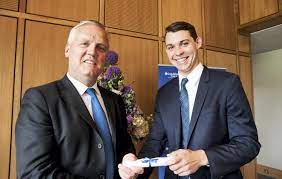 Confronta le caratteristiche delle razze carlino, jack russell terrier suddivise per adattabilità, salute, apprendimento, esercizio e costi di mantenimento. Godolphin Flying Start Graduation