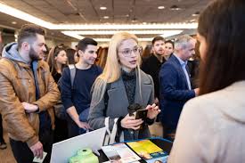 Potrivit bestjobs, pe primele trei pozitii in topul celor mai cautate profile de catre angajatori se afla facultatea de electronica, facultatea de instalatii si facultatea de limbi si literaturi straine. UrmÄƒtorii PaÈ™i DupÄƒ Bac Liceu È™i Facultate Cea Mai CÄƒutatÄƒ DestinaÈ›ie Pentru Studii