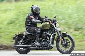 In the years since its introduction, the iron 883™ model has only gotten better. Review 2016 Harley Davidson Sportster Iron 883 Not Your Grandfather S Harley Davidson Son Paultan Org
