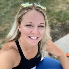 Erin Hinebaugh's Instagram, Twitter & Facebook