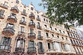 Casa calvet by antoni gaudí. Calvet House In Barcelona By Antonio Gaudi Archeyes