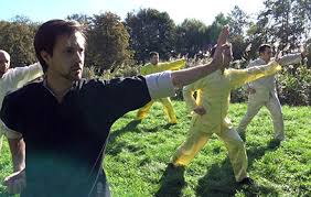 Lernen sie traditionelles kung fu, qigong & taiji, sanda, selbstverteidigung, löwentanz in einer einzigartigen atmosphäre von top ausbildern. Trainingsprogramm Fur Shaolin Kung Fu Level 1