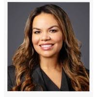 Laura Heyne's Instagram, Twitter & Facebook