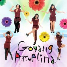 Bunga matahari adalah sebuah bunga yang memiliki ciri khusus yaitu setiap berbunga selalu mengikuti arah cahaya matahari. Di Mabuk Rindu Song Download From Goyang Amelina Jiosaavn