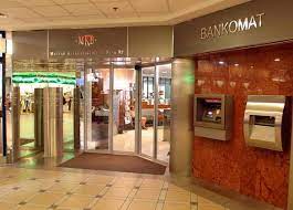 Által üzemeltetett pénzjegykiadó automatákból a következő forint címletek vehetők fel: Mkb Budapest Fotos Imago