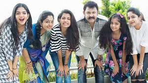 How to dress for a family photo: Pink Delight Onam Celebration Pics Of Ahaana Krishna And Family Goes Viral Cinema Cine News Kerala Kaumudi Online