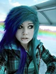 Holly Ouellette's Instagram, Twitter & Facebook