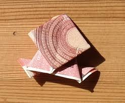 Basteln herz basteln aus 20 euro schein. Einen Frosch Aus Geld Falten Anleitung