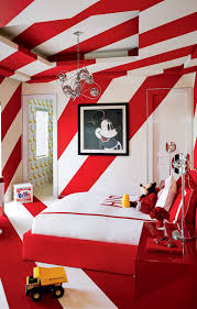 Dee E Tommy Hilfiger Abrem As Portas Da Casa Pe Na Areia Da Familia Em Miami Beach Decoracao Sala De Aula Decoracoes Da Disney Ideias De Decoracao A coleção disney clássicos ilustrados reúne os mais lindos contos de fadas de todos os tempos. dee e tommy hilfiger abrem as portas da