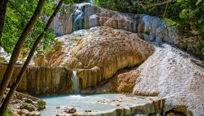 Fosso bianco is definitely worth the visit. Le Terme Libere Nascoste Nel Cuore Della Toscana A Ridosso Della Balena Bianca Siviaggia