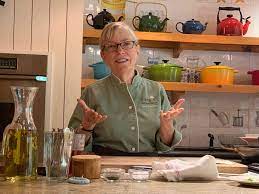 See full list on celebsages.com Sara Moulton One Of The Food Network S Original Stars Talks About Cooking With Julia Child And More