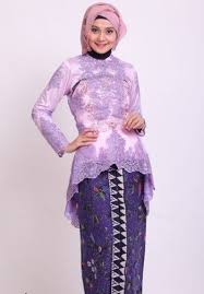 Menarik perhatian, membangun suasana, bahkan mempengaruhi emosi. 15 Kombinasi Warna Kebaya Yang Bagus Parasayu Net
