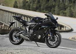 It was designed to compete in the superbike world championship and suzuka 8 hours endurance races. Yamaha R7 Supersportlerin Mit Dem Herz Der Mt 07 Nippon Classic De