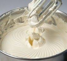 Recette Creme Au Beurre De Noisettes En Video Recette Recette Creme Creme Pour Gateau Creme Au Beurre Facile