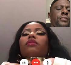 how co parents look at eachother wen the kid hand her mom the phone😂