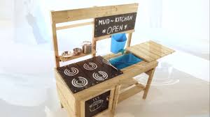 Kinder schauen sich bei erwachsenen ab was sie in der küche machen und setzen es selber um. Tp Toys Kinderkuche Mud Kitchen Kuche Spielkuche Kinder Holzkuche Outdoor Garten Matschkuche Youtube