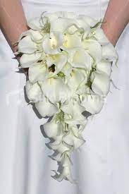 Https S Media Cache Ak0 Pinimg Com Originals 3d 15 E0 3d15e0d7b112bf6fbc428dc14 Calla Lily Bridal Bouquet Bridal Bouquet Calla Lillies Flower Bouquet Wedding