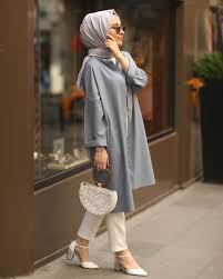 Limage Contient Peut Etre Limage Contient Peut Etre Une Personne Ou Plus Et Chaussures Tesettur Kombin Tesettu Fashion Hijab Fashion Modern Hijab Fashion