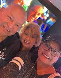 Inez Guerra's Instagram, Twitter & Facebook