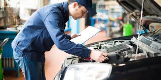 5 cech, które wyróżniają dobrego mechanika samochodowego