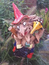 Keramik Hexe Mit Vogel Deko Garten Terrasse Beet Figur Handarbeit Skulptur Rabe Ebay Christmas Ornaments Holiday Decor Novelty Christmas