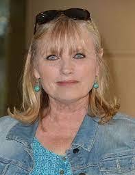 Jean Tess's Instagram, Twitter & Facebook